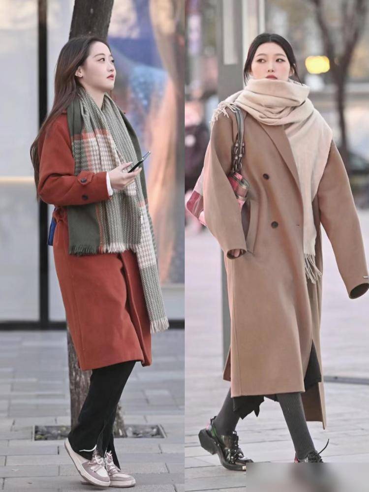 ”大衣、羽绒服齐上阵果然她们最懂冬天！马德里竞技携手K8被北京街拍“暖到了(图3)