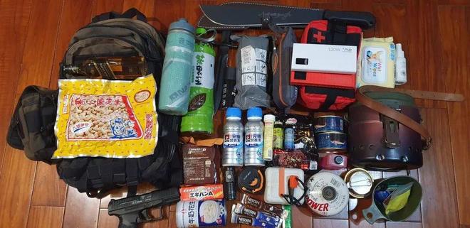 有港人买齐物资拟登山避难【独家】大地震预言掀恐慌